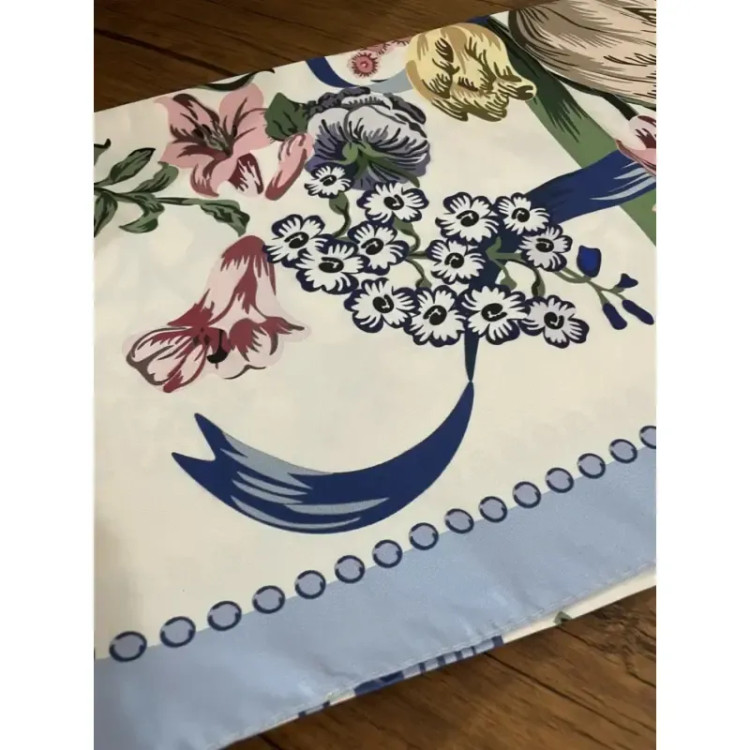 روسری ساتن قواره 140 طرح رزگلد آبی روشن